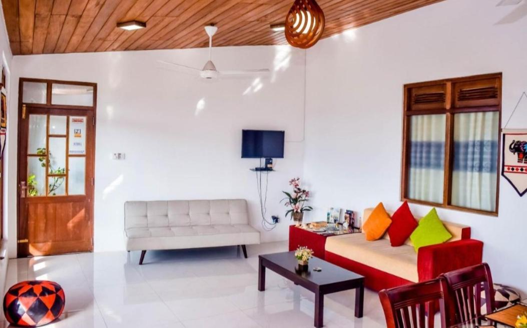 Saru Holiday Apartment - Up To 6 Guests Kandy Esterno foto