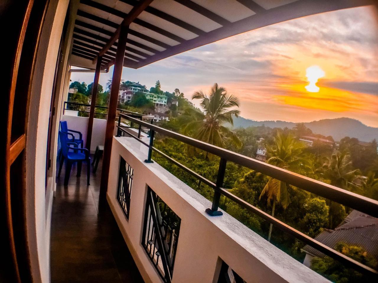 Saru Holiday Apartment - Up To 6 Guests Kandy Esterno foto
